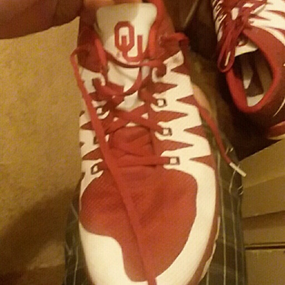 Shoes - Picture 1 of 4